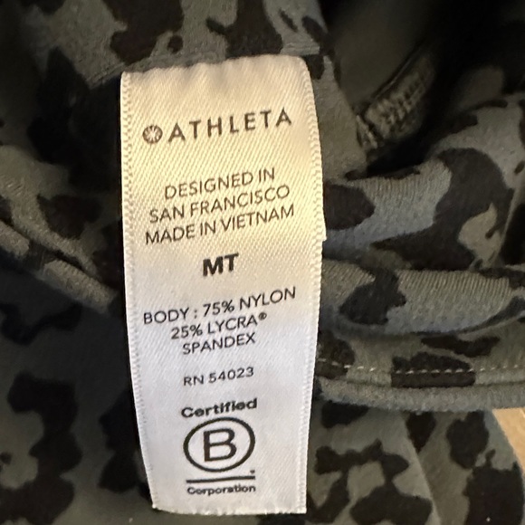 Athleta Black and Gray Leopard Print Leggings Elevation Ultra High rise M Tall - Picture 3 of 4